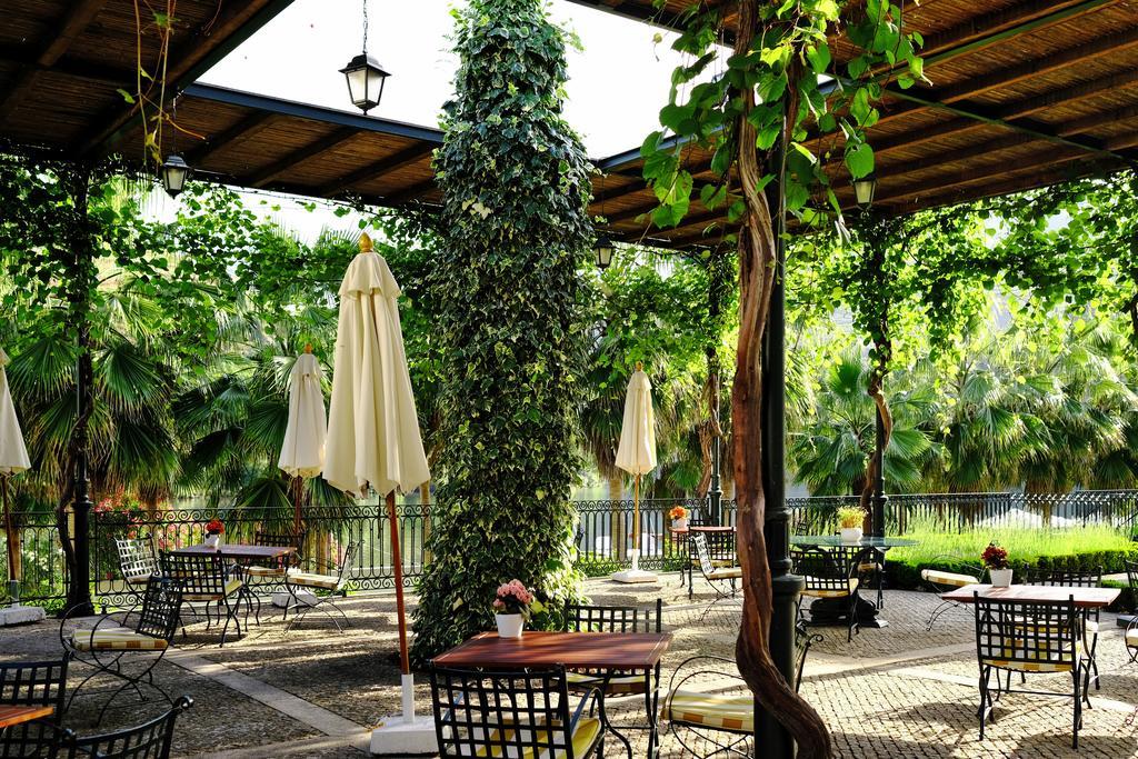 The Vintage House - Douro Hotel Pinhao Luaran gambar The pergola at the restaurant
