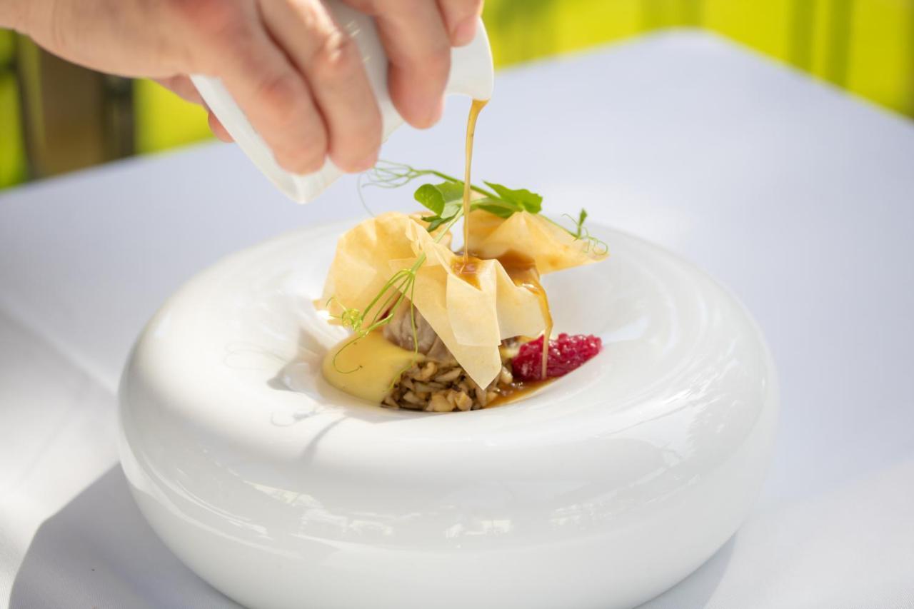 The Vintage House - Douro Hotel Pinhao Luaran gambar A modern French dish