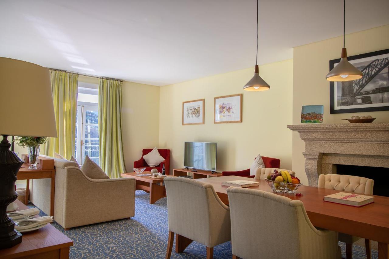 The Vintage House - Douro Hotel Pinhao Luaran gambar A typical living room in a student residence hall
